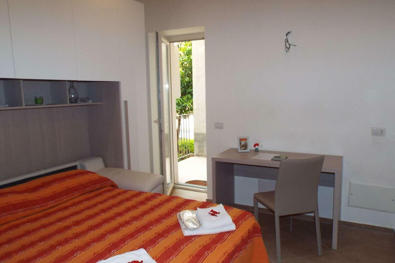 Cefalu Studio Room And Apartments Kültér fotó