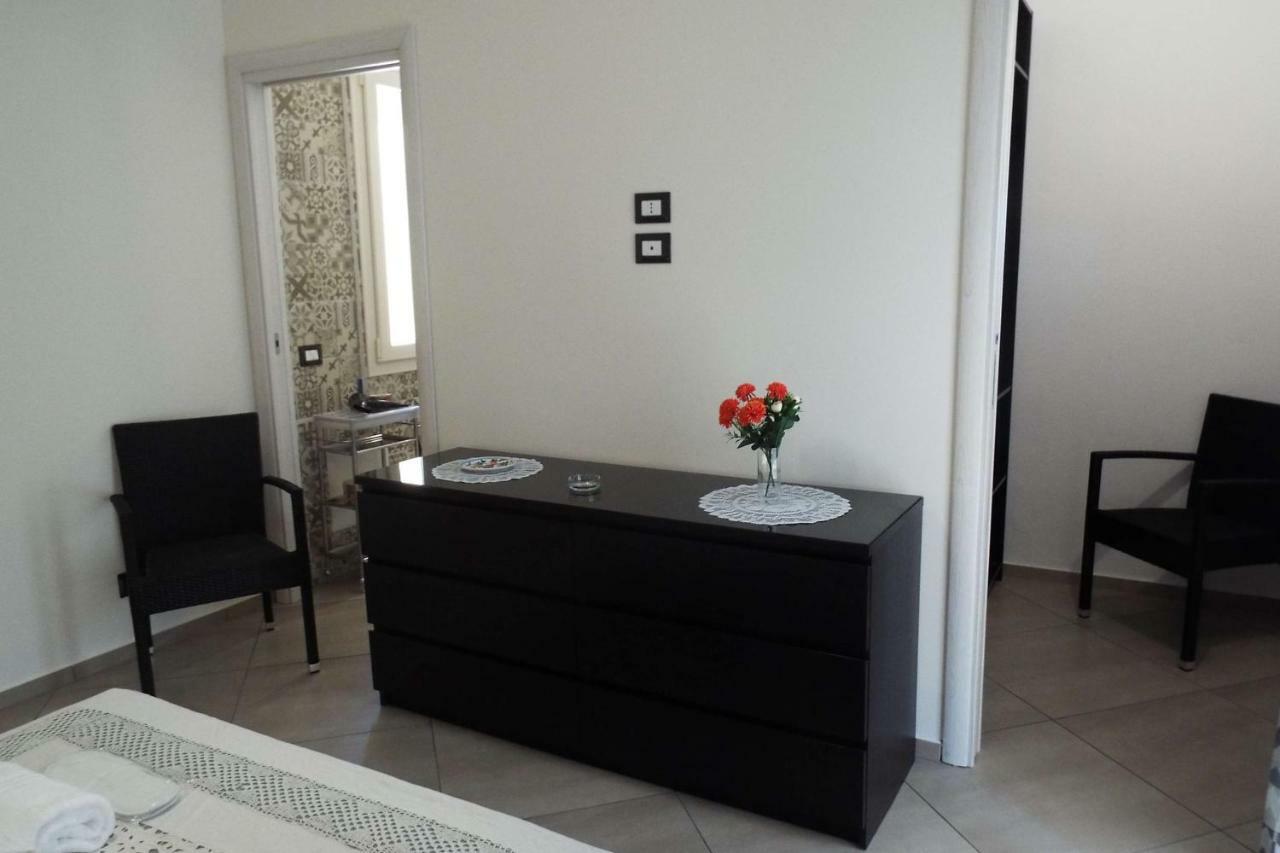 Cefalu Studio Room And Apartments Kültér fotó