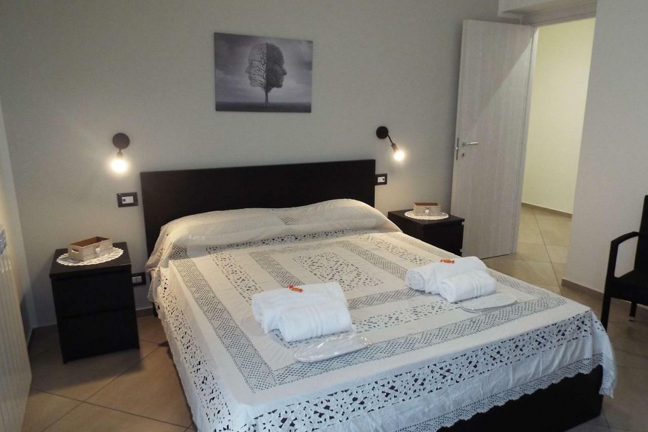 Cefalu Studio Room And Apartments Kültér fotó